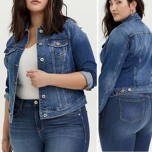 Torrid Size 4 4x Denim Jean Trucker Jacket